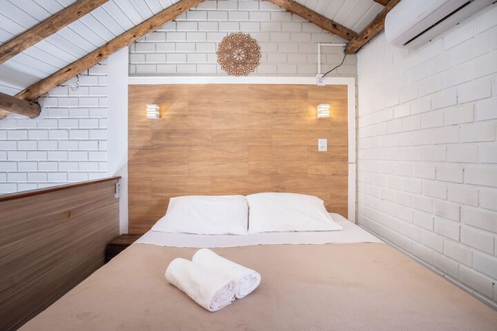 Room 2 of 70