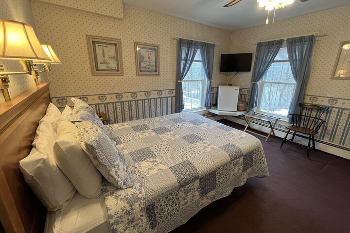 Room 25 of 86