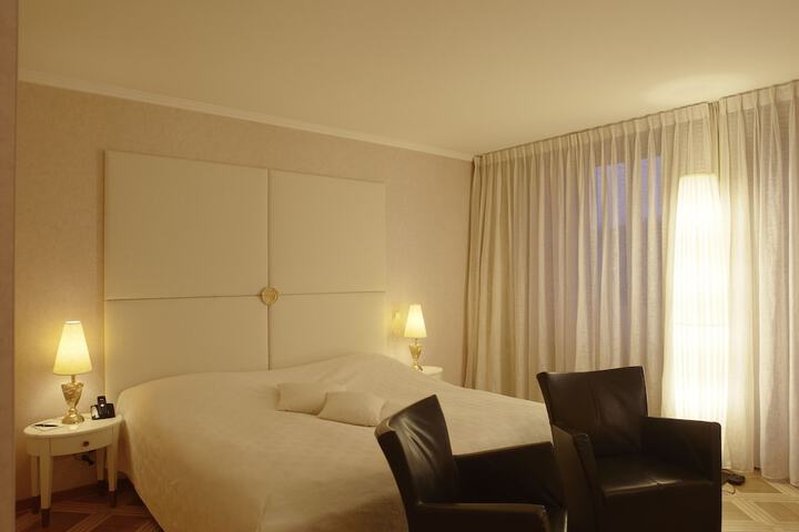 Room 10 of 70