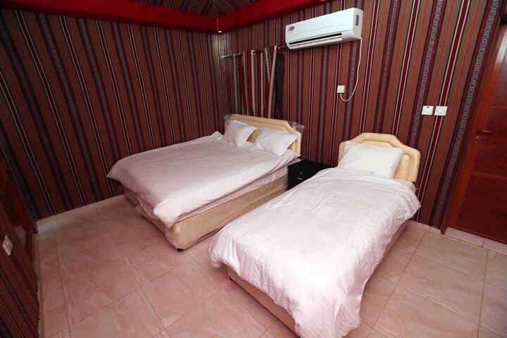 Room 6 of 49