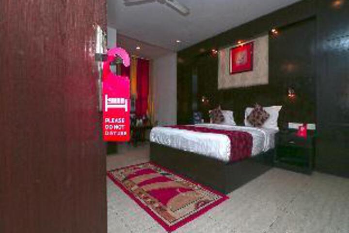 Room 18 of 22