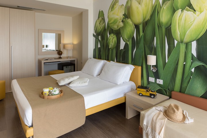 Room 4 of 34