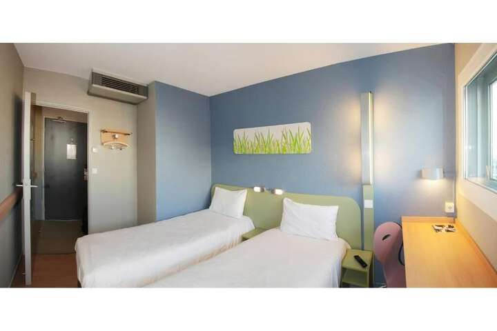 Room 12 of 39