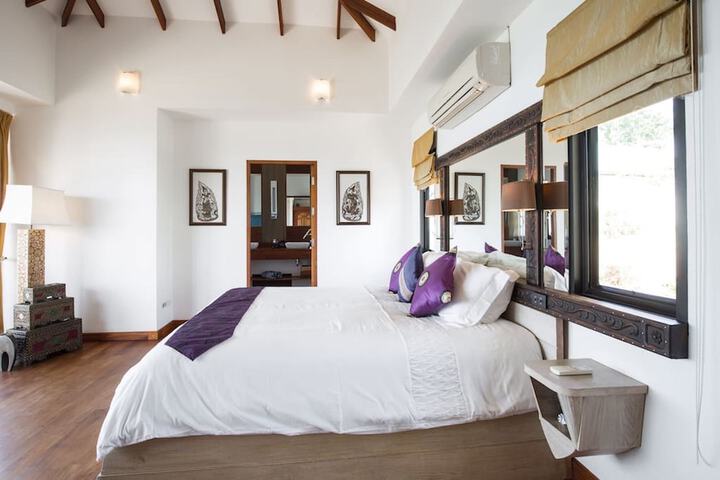 Room 3 of 56