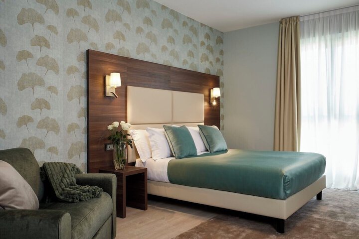 Room 10 of 30