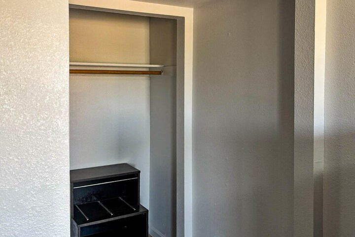 Room 8 of 38