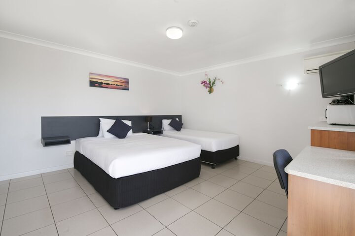 Room 5 of 13
