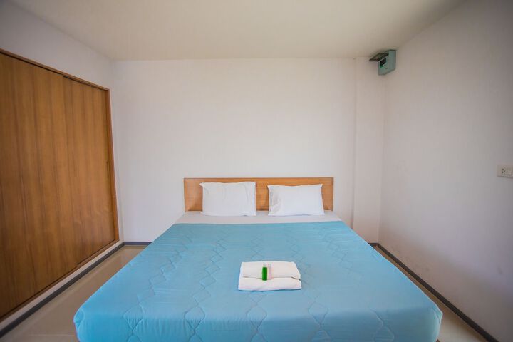Room 2 of 43
