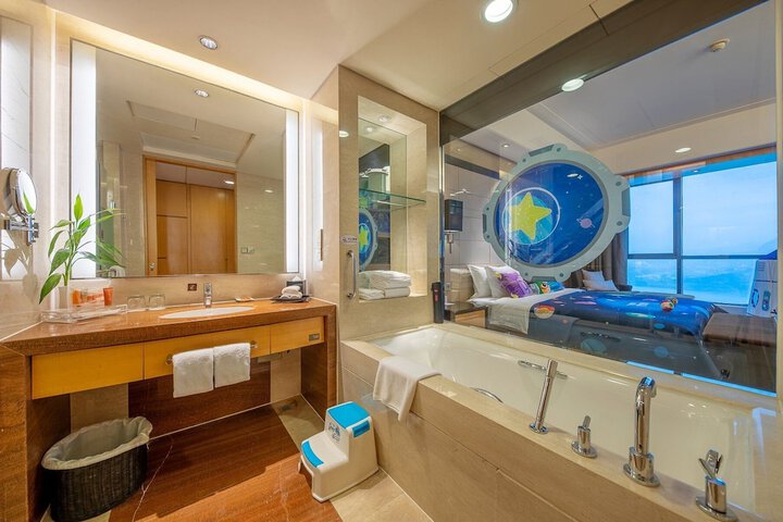 Room 4 of 89