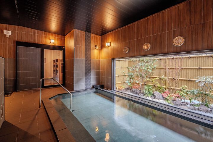 Room 21 of 34