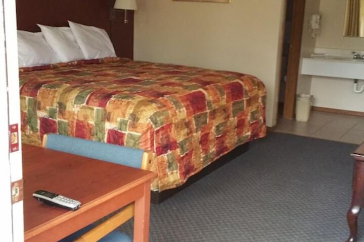 Room 12 of 25