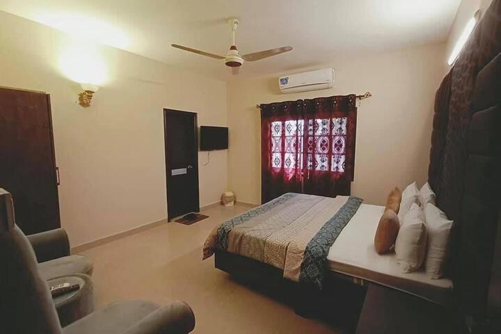 Room 10 of 21