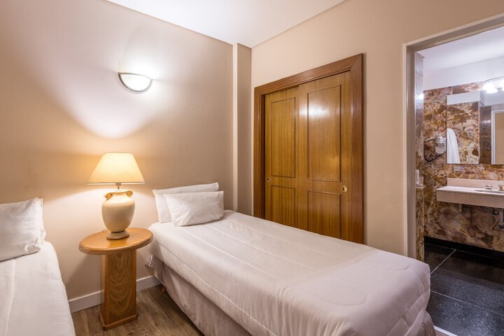 Room 28 of 71