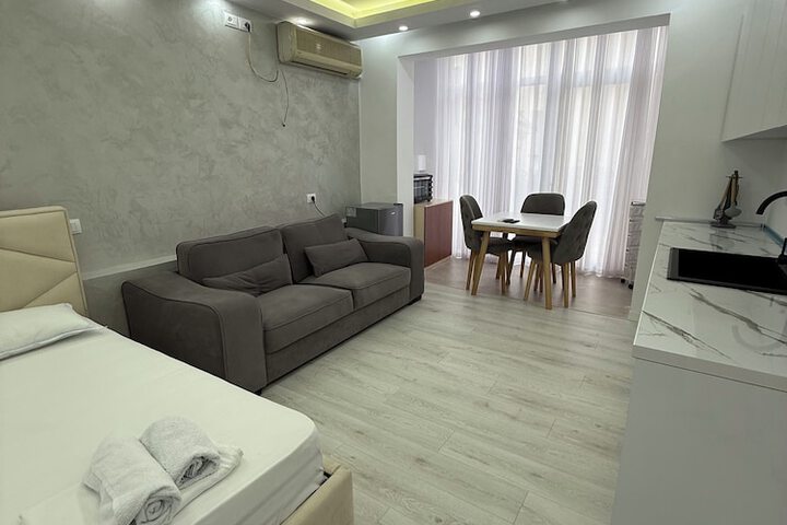 Room 9 of 17