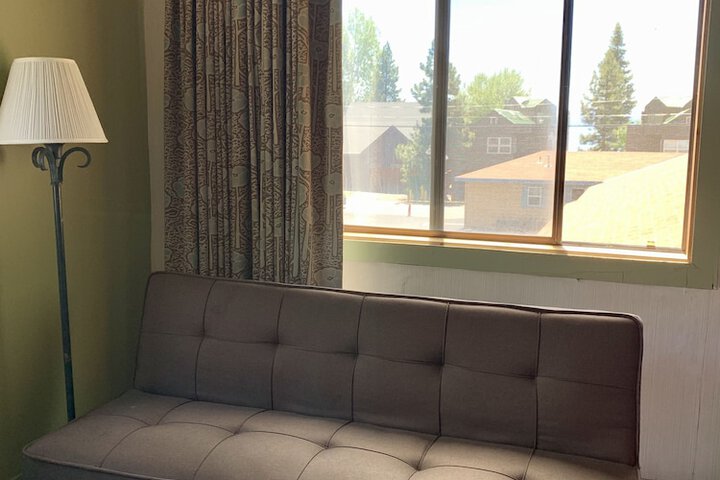 2 Double Beds (8 of 9)