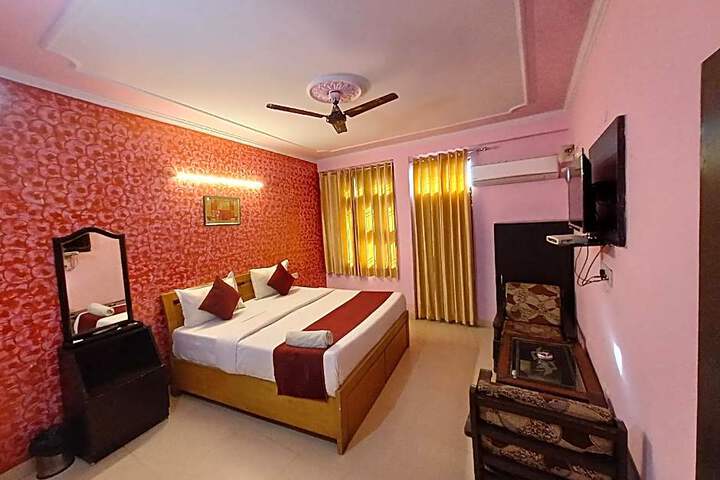 Hotel Chhavi Holidays