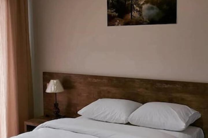 Room 7 of 27