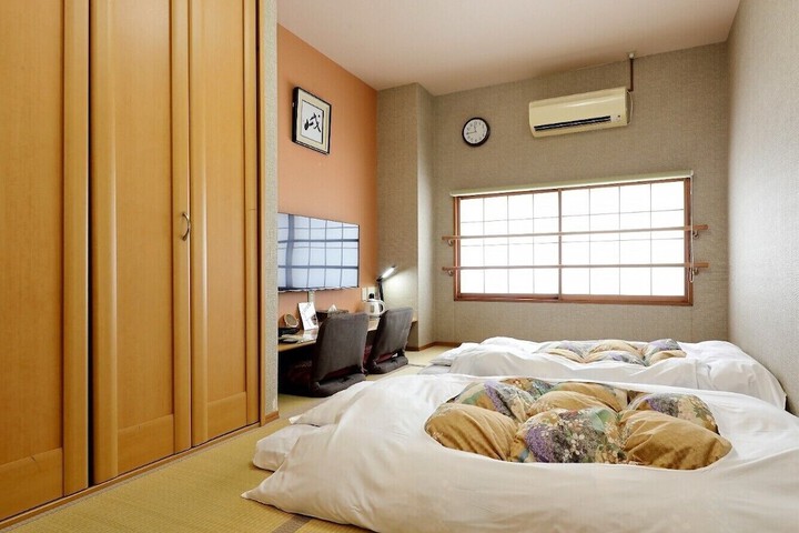 Room 8 of 47