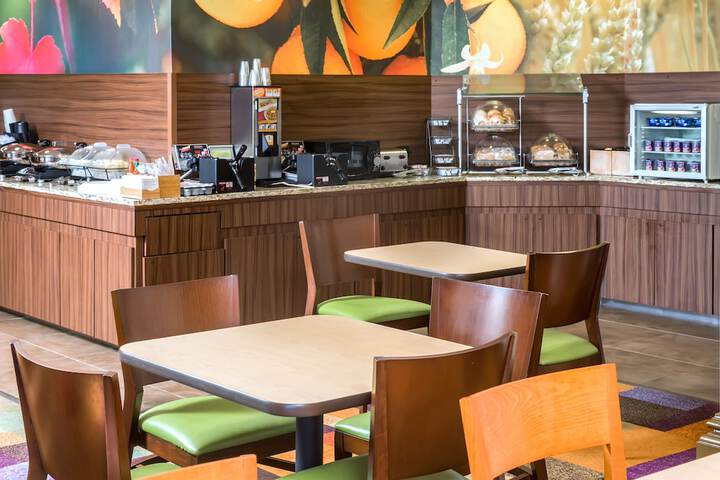 Breakfast area