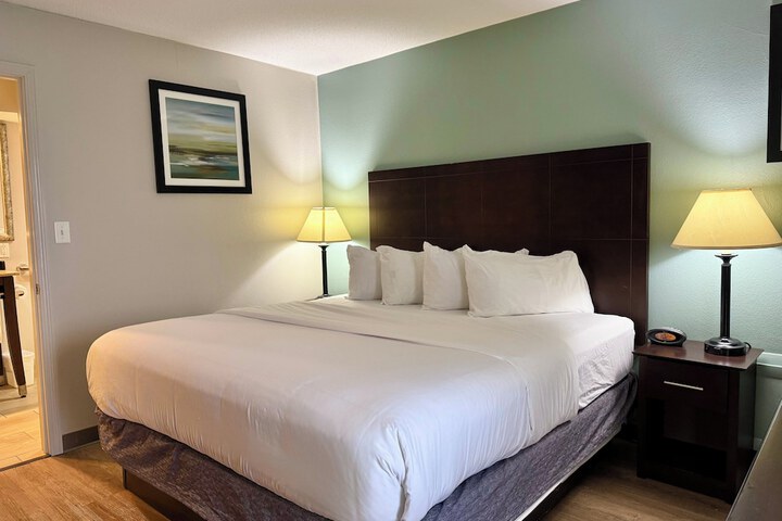 Room 22 of 118