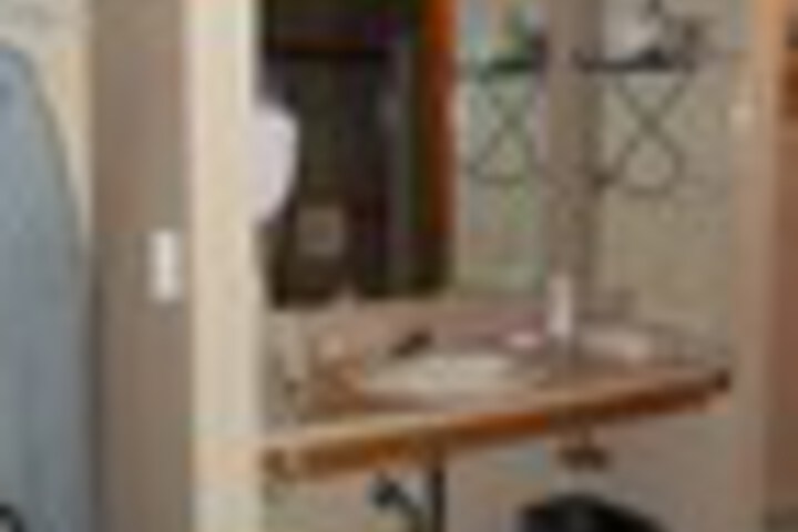 Room 164 of 279