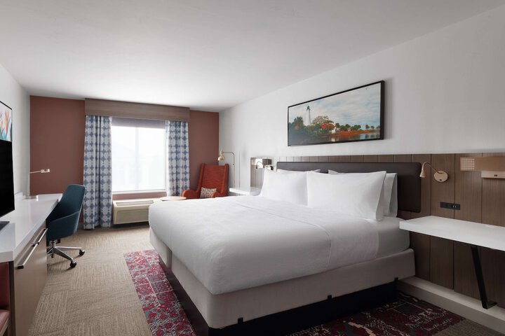1 King Bed (18 of 19)