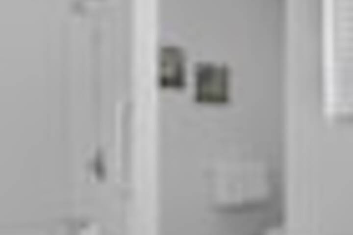 Room 869 of 984