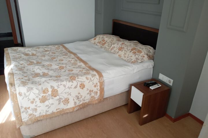 Room 4 of 11