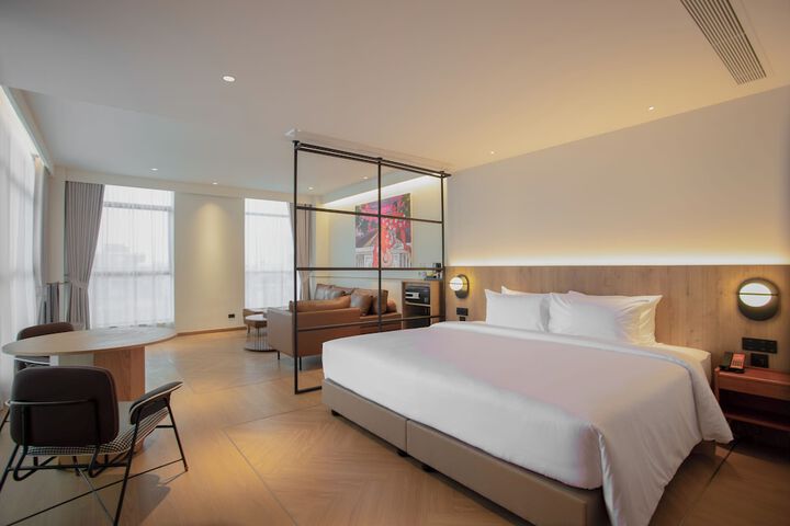 Room 32 of 180
