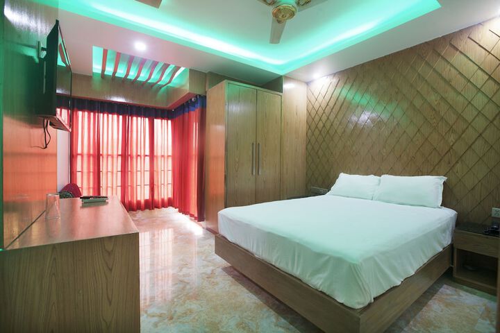 Room 9 of 21