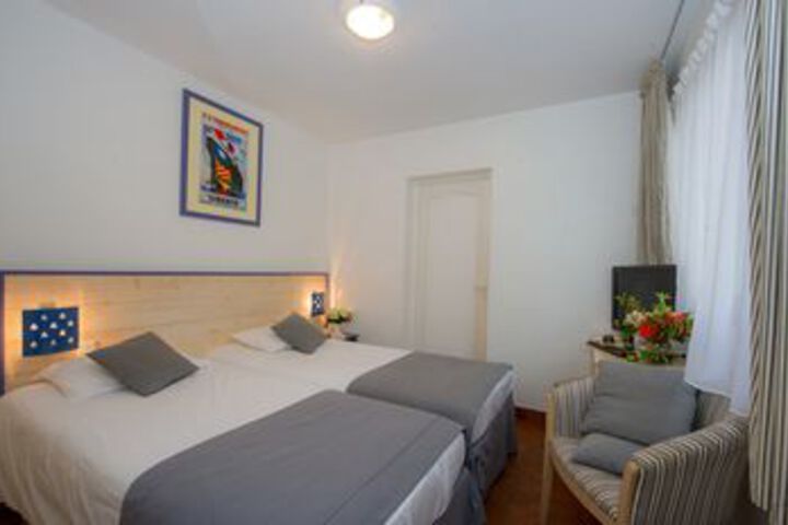 Room 10 of 25