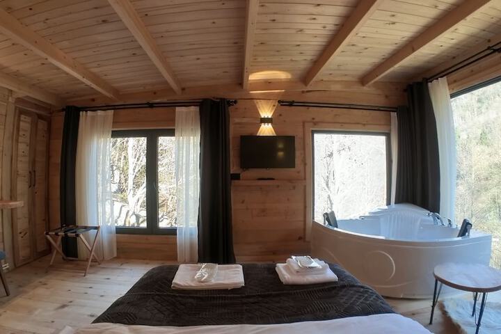 Room 8 of 19