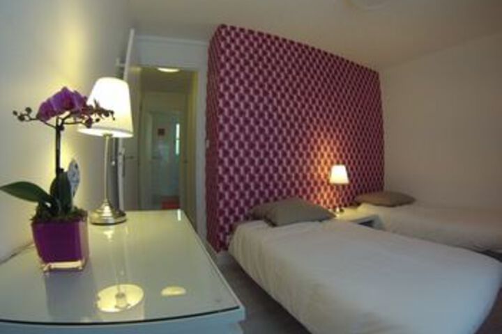 Room 28 of 68