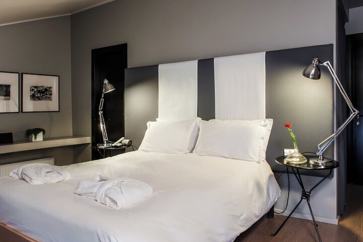 Room 17 of 60