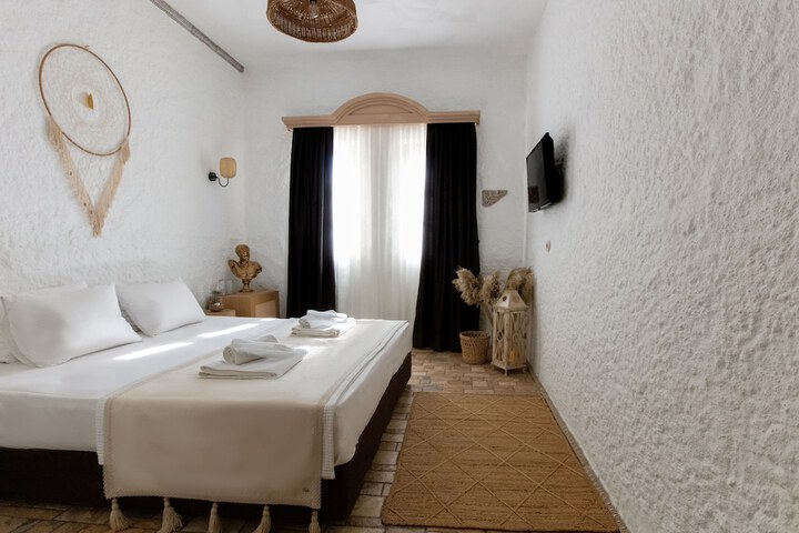 Room 44 of 54