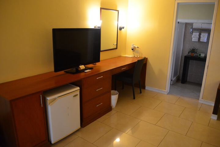 Room 11 of 38