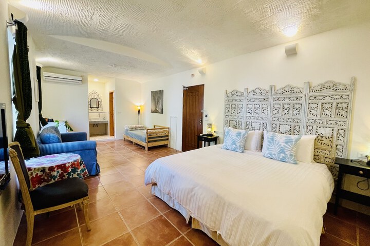 Room 22 of 53
