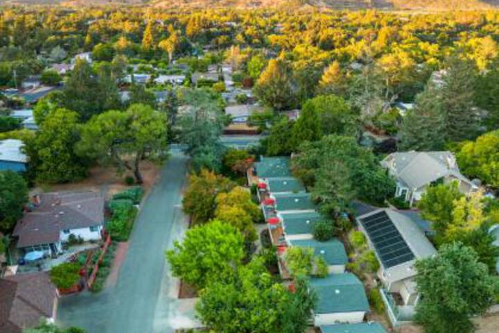 Aurora Park Cottages