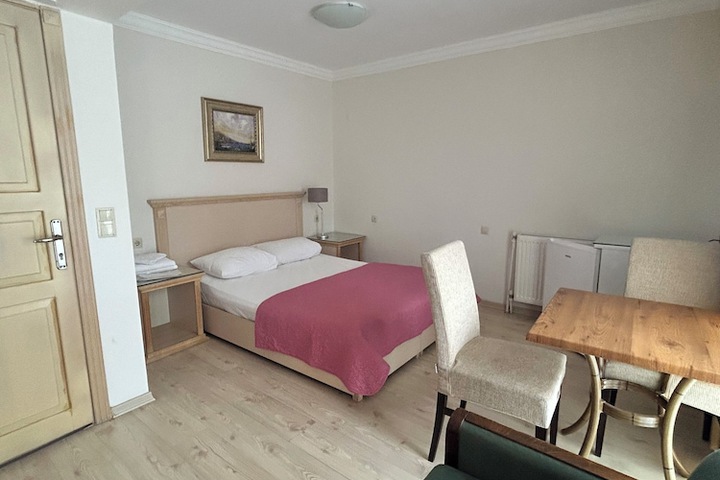 Room 30 of 96