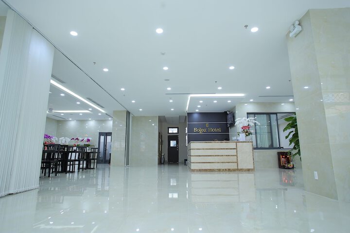 Hotel Interior 5 of 33