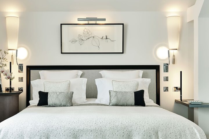 Room 5 of 135