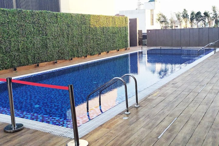 Pool Hotel