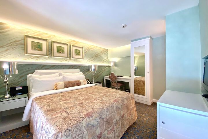 Room 19 of 47