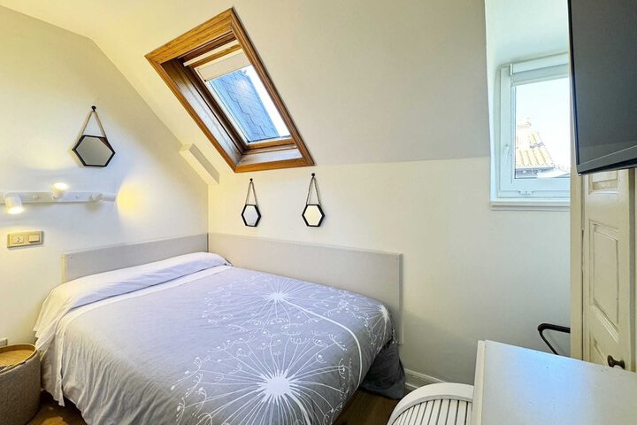 Room 14 of 37