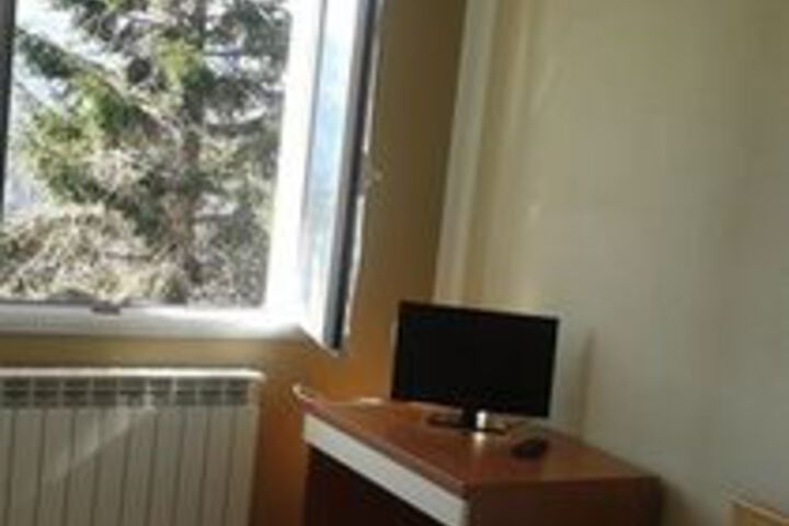 Room 21 of 38