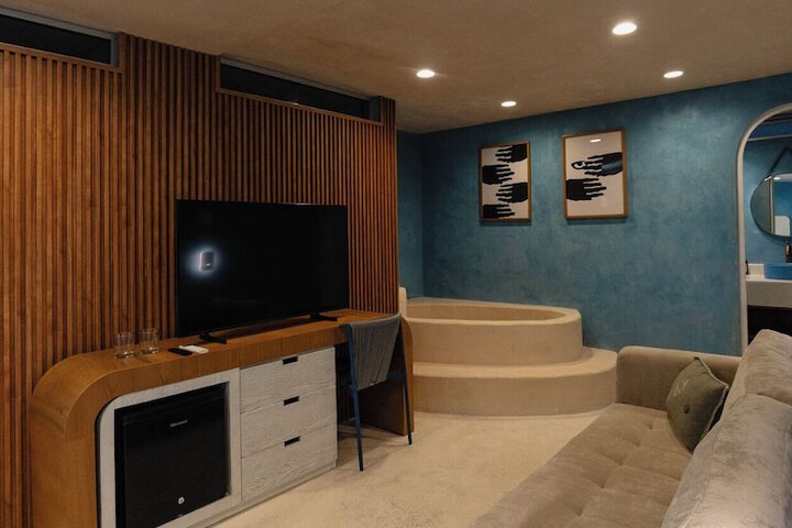 Room 25 of 51