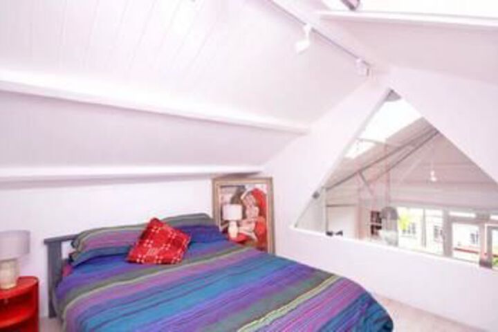 Room 3 of 10