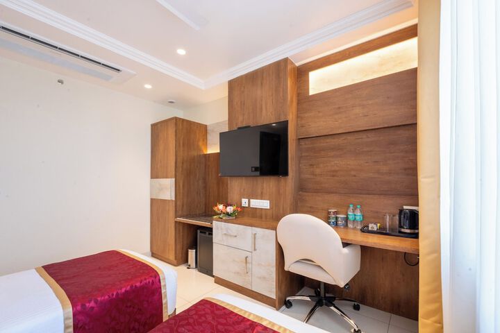 Room 26 of 34