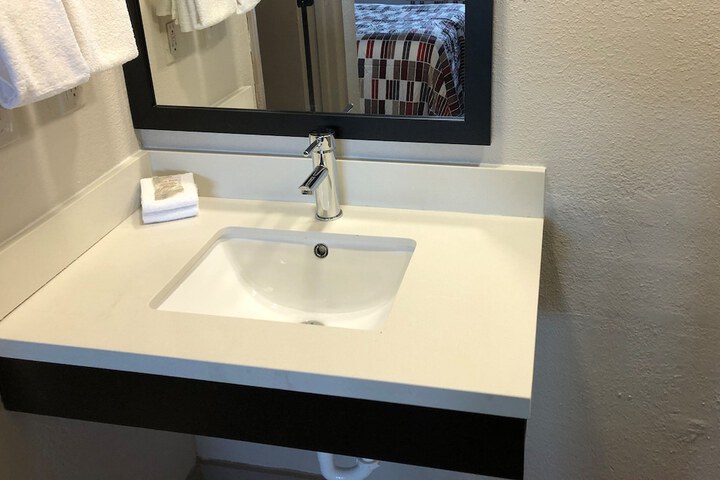 Room 14 of 18