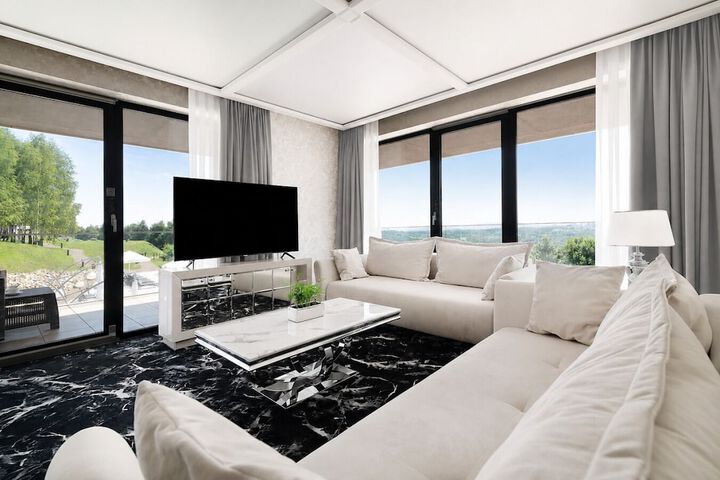 Room 6 of 54